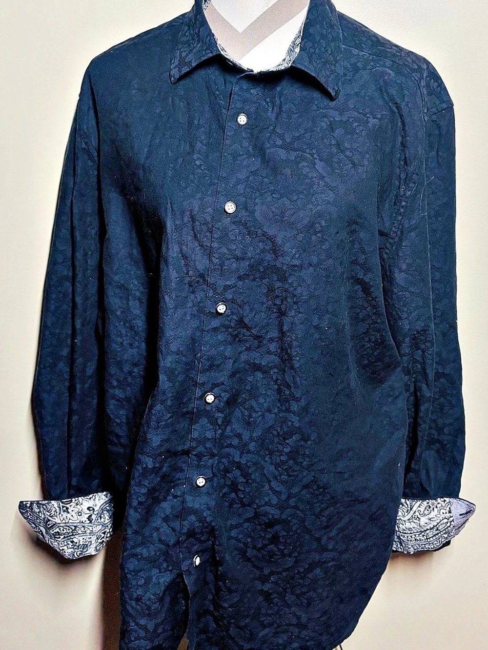 Robert Graham Floral Button-Up Shirt in Black & White 2XL Like New